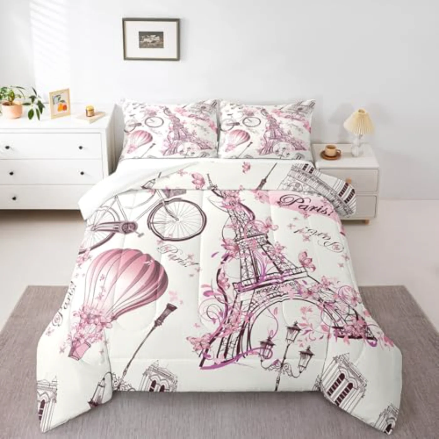 Eiffel Tower Couple - Pink Quilt, Twin