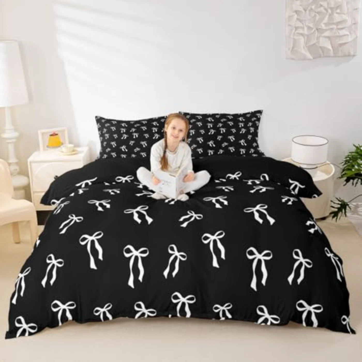 Bowknot Ribbon White Bows Black Duvet Cover, Queen