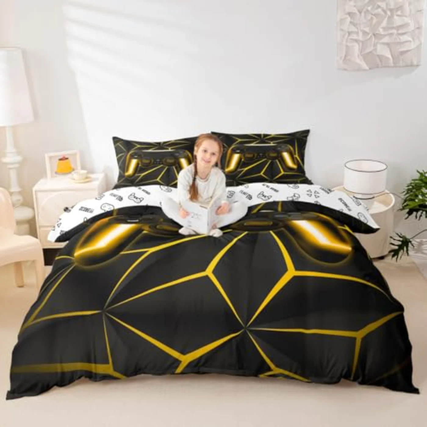 Gaming Black Gold Gamer Controller Duvet Cover, Full